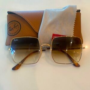 Women’s Ray-Ban sunglasses.